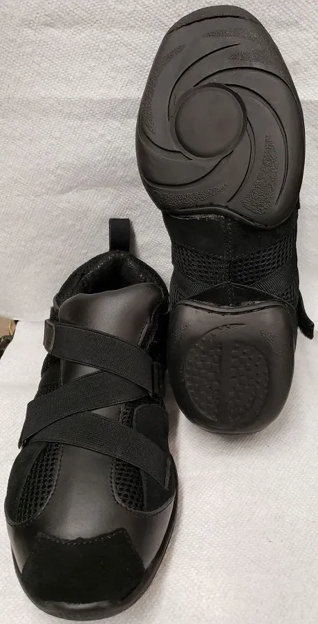 Bailey -- Velcro Split Sole Dancesneaker -- Black