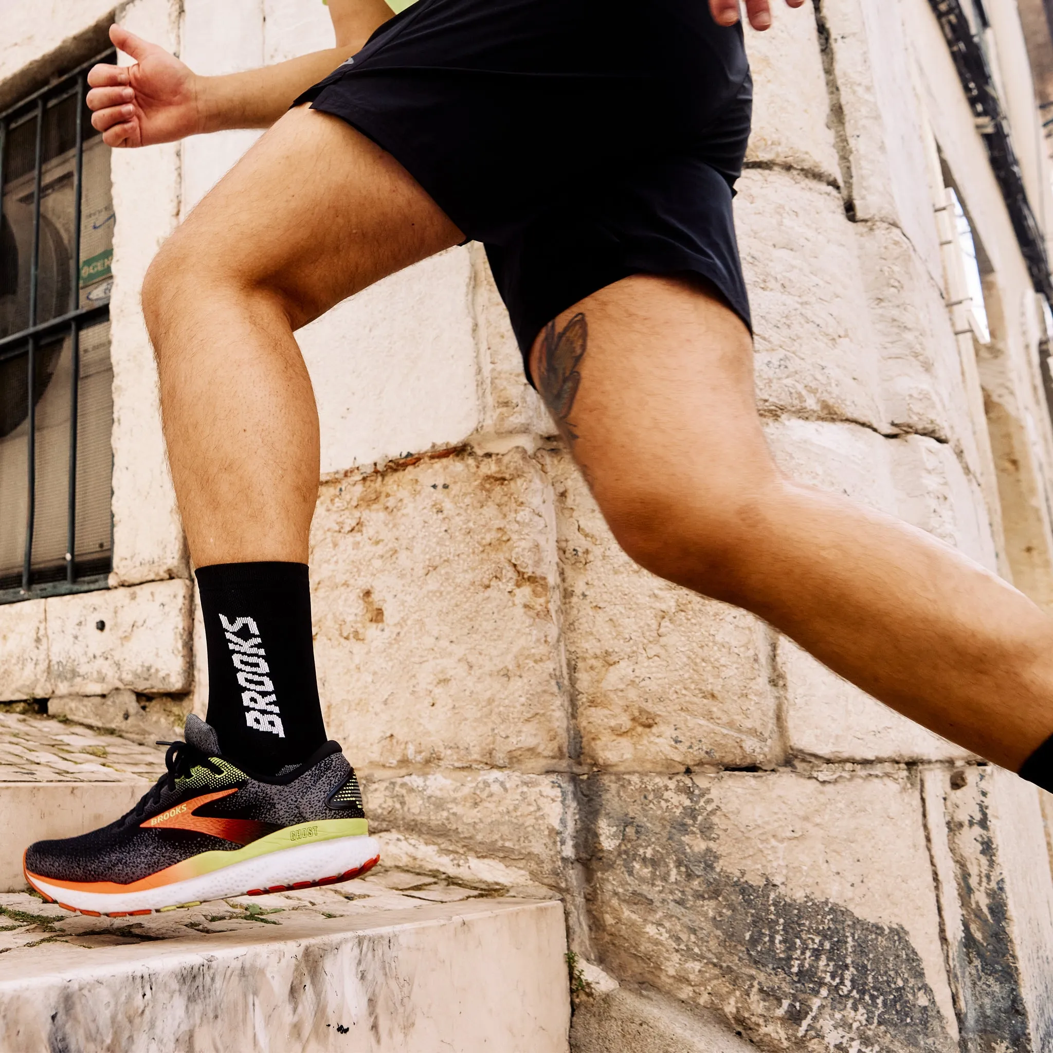Brooks Ghost 16 Men's Wide Fit 2E Black/Mandarin Red/Green