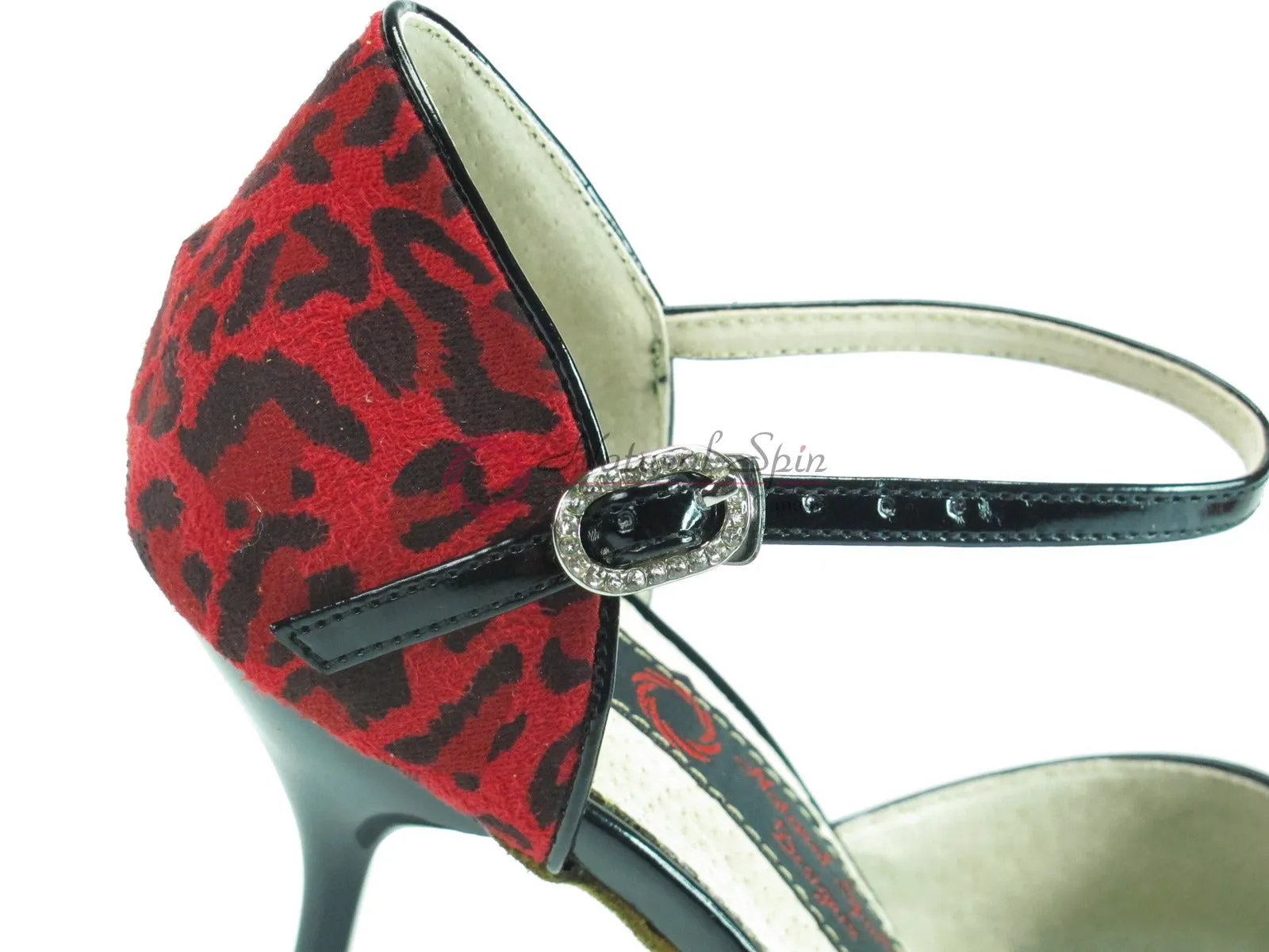 D1321-07b_RedLeopard