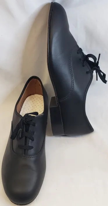 Julien -- Unisex Character Oxford -- Black