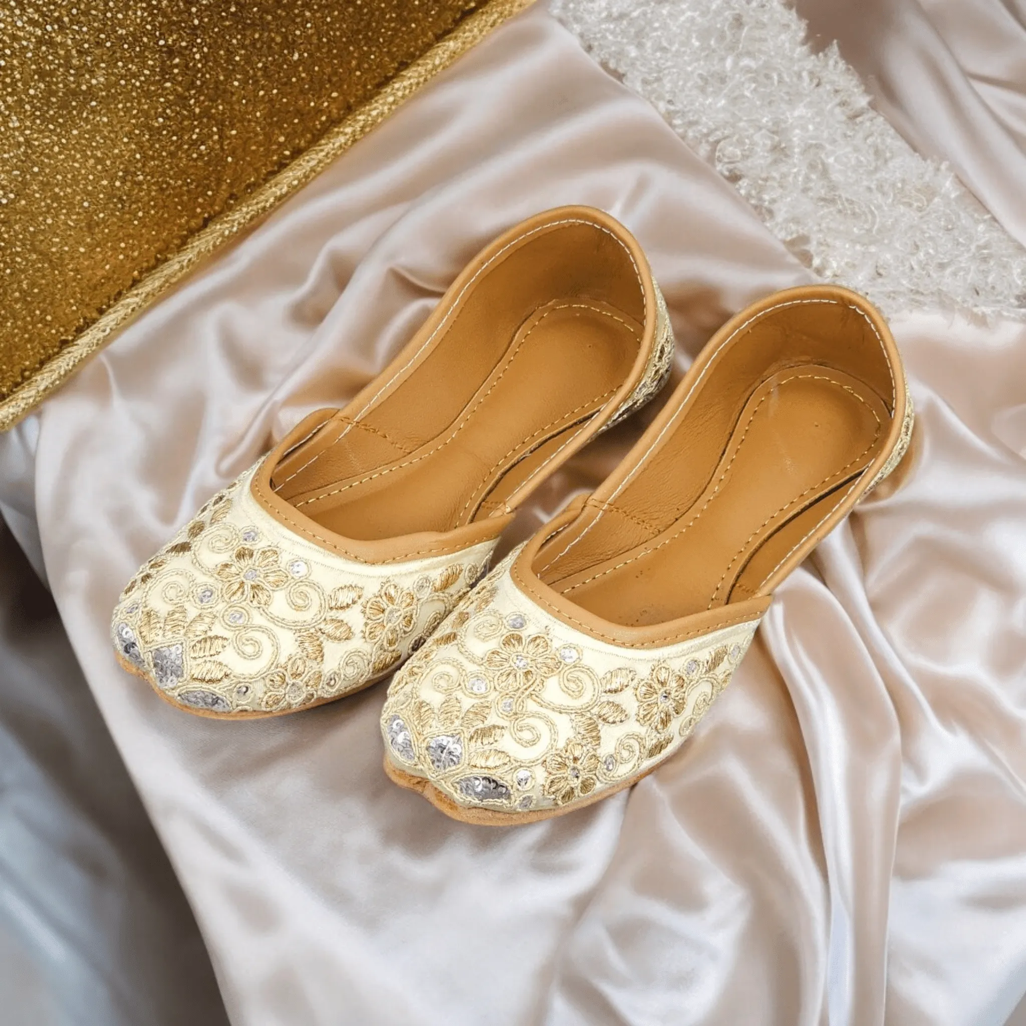 Kids Girls Gold Embroidered Jutti