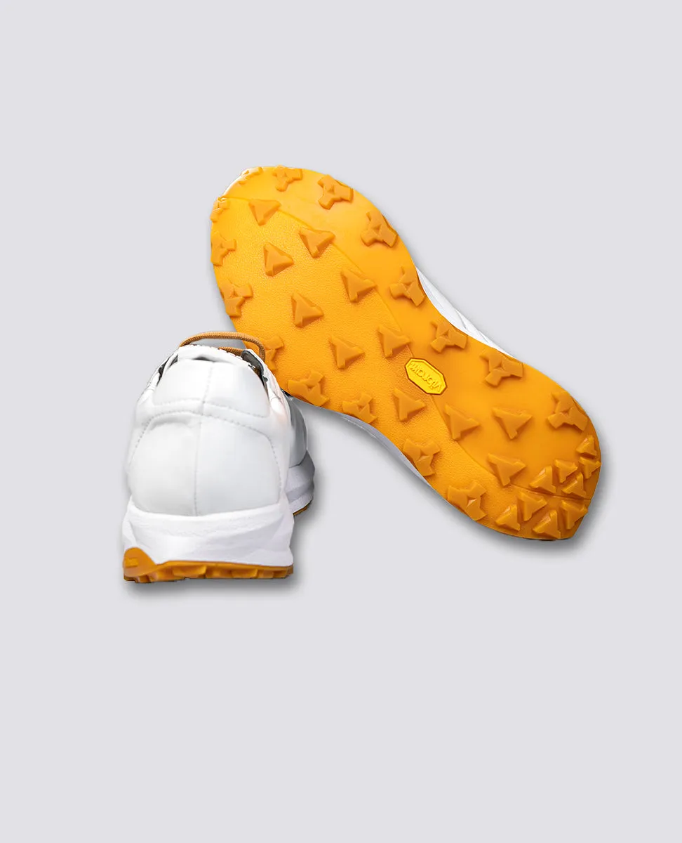 Leather running shoe