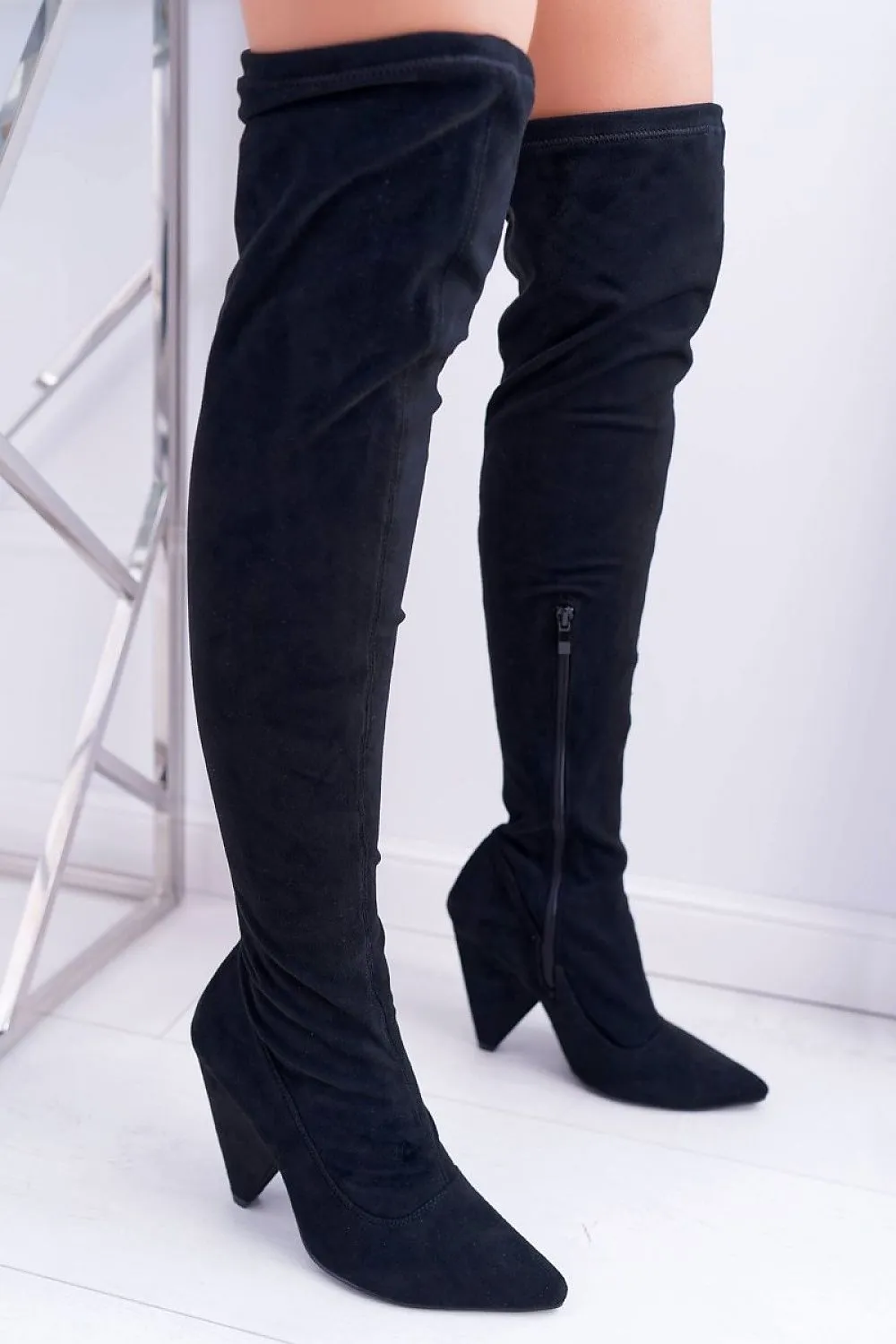 Musketeer boots Step in style