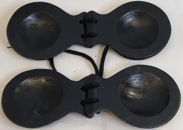 Vashti -- Women's Imitation Wood Castanets -- Black
