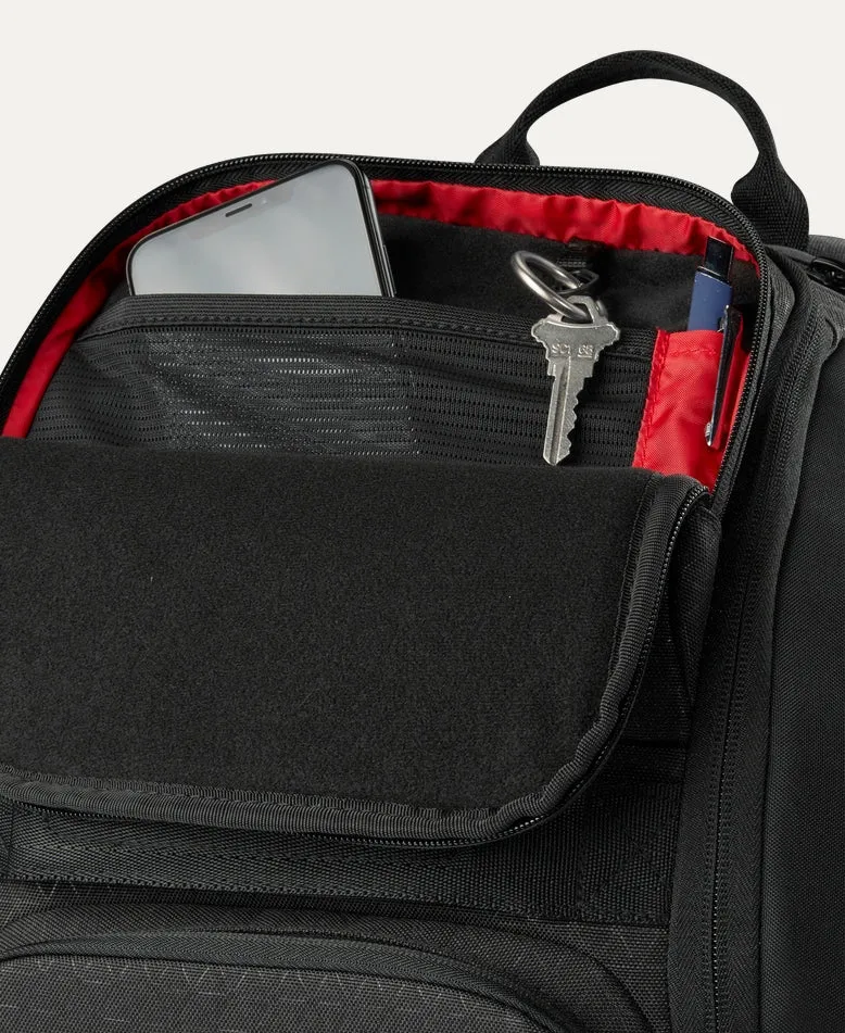 Wilson Clash V3 Super Tour Racket Backpack